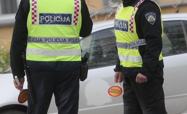 policija