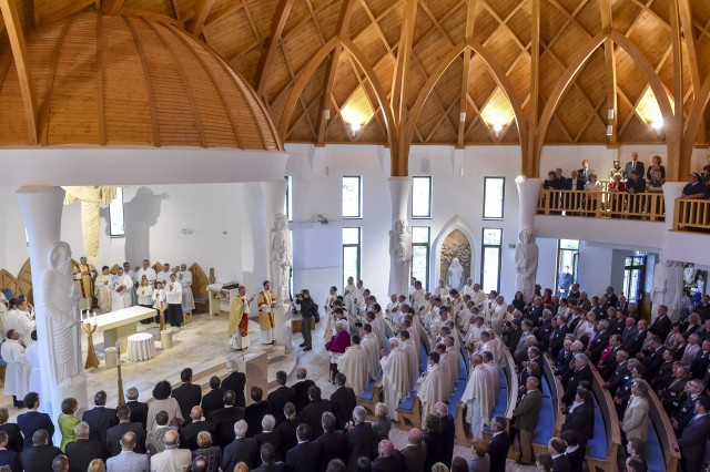 Felszentelték a Szentlélek templomot Veresegyházon