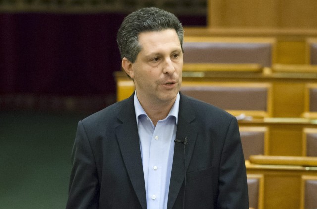 Schiffer András
