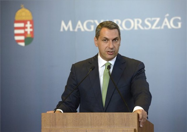 Lázár János sajtótájékoztatója