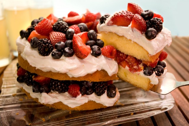 Bogyós gyümölcs torta