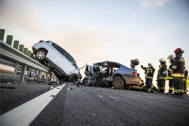 Két sofőr meghalt egy balesetben a 8-as főúton Székesfehérvárnál