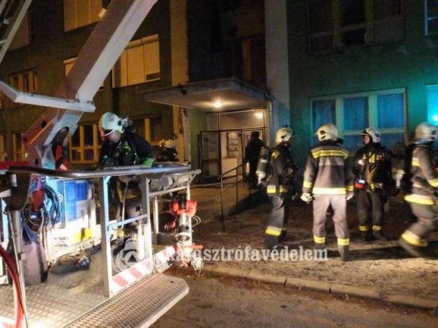 Munkában a tűzoltók