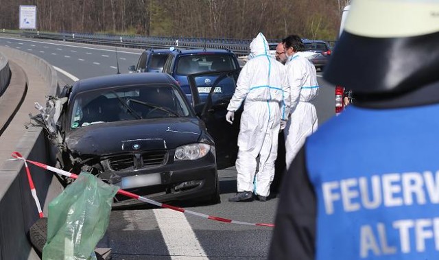 Mord im Auto und anschließender Selbstmord von Autobahnbrücke: Die Polizei ermittelt fieberhaft die Hintergründe des Dramas von der Haseltalbrücke an der A 3 in Unterfranken.