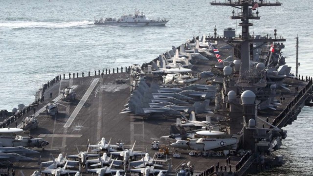 Az amerikai „Carl Vinson” repülőgép-hordozó