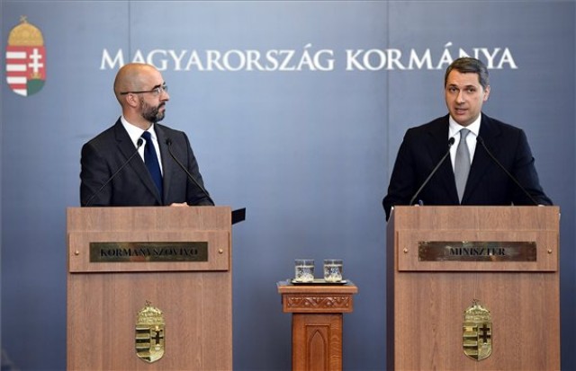 Lázár János sajtótájékoztatója