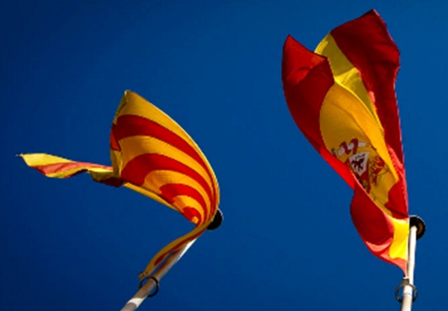 Spanyol és katalán zászló - 2017. szeptember
