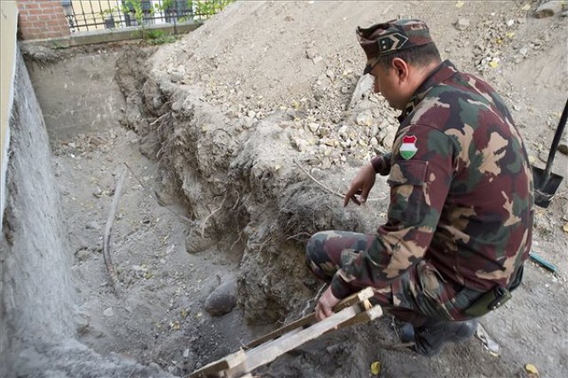 Világháborús bombát találtak a főváros I. kerületében