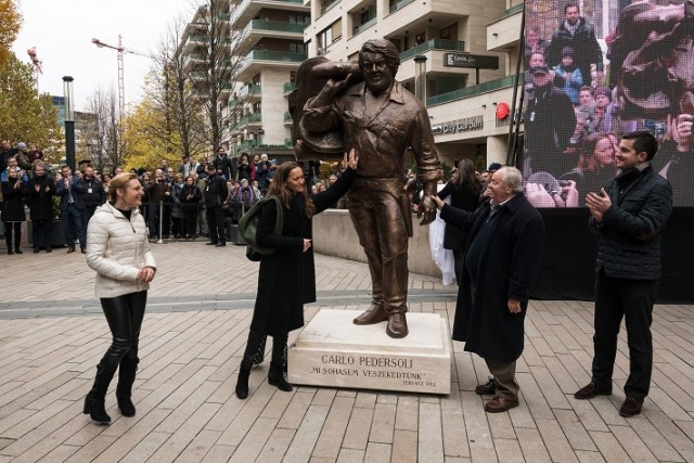 Felavatták Bud Spencer szobrát a fővárosban