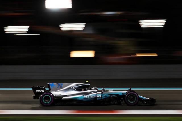 Valtteri Bottas, a Mercedes finn pilótája nyerte a Forma-1-es szezonzáró Abu-Dzabi Nagydíj szombati időmérő edzését