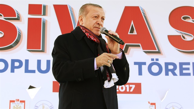 Recep Tayyip Erdogan török államfő vasárnap a közép-törökországi Sivasban a kormányzó Igazság és Fejlődés Pártja (AKP) helyi rendezvényén