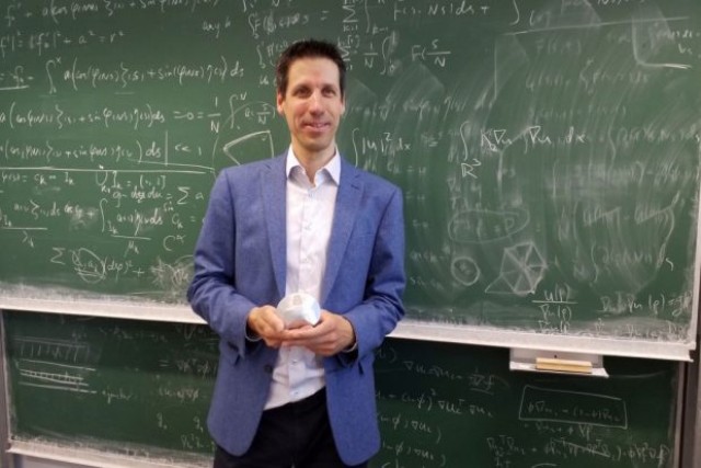 Székelyhidi László matematikus elnyerte a 2018-as Leibniz-díjat