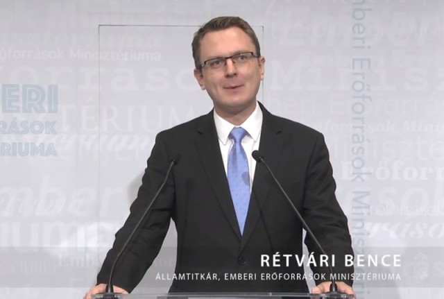 Rétvári Bence, az Emmi parlamenti államtitkára
