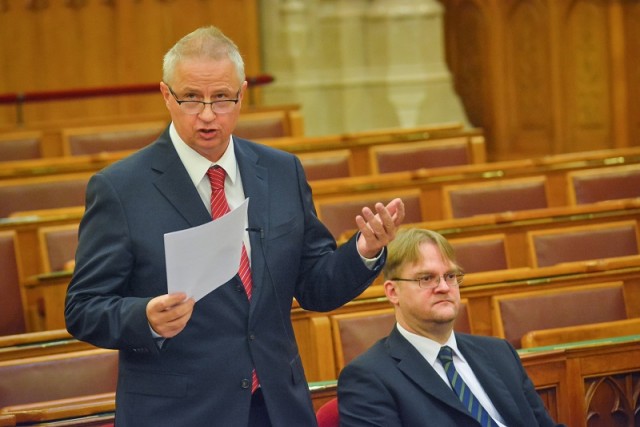 Trócsányi László