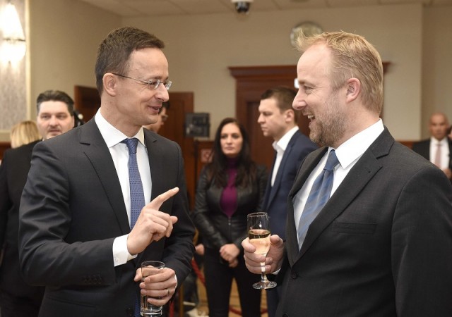 Sajtótájékoztató a Foss biotechnológiai vállalat pécsi beruházásáról