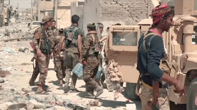 Az SDF harcosai