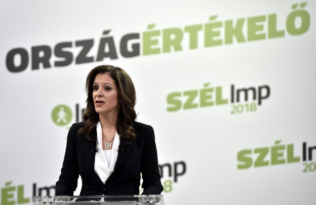 Szél Bernadett, az LMP miniszterelnök-jelöltje, a párt társelnöke beszédet mond a Lehet Más a Politika (LMP) országértékelő rendezvényén a Park Inn by Radisson Budapest szállodában 2018. február 17-én. MTI Fotó: Máthé Zoltán