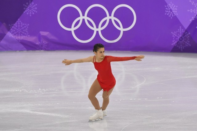 Tóth Ivett bemutatja kűrjét a női műkorcsolyázók versenyében a phjongcshangi téli olimpián a Kangnung Jégcsarnokban 2018. február 23-án. MTI Fotó: Czeglédi Zsolt