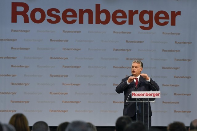 Orbán Viktor a Rosenberger Magyarország Kft. nyírbátori gyárában