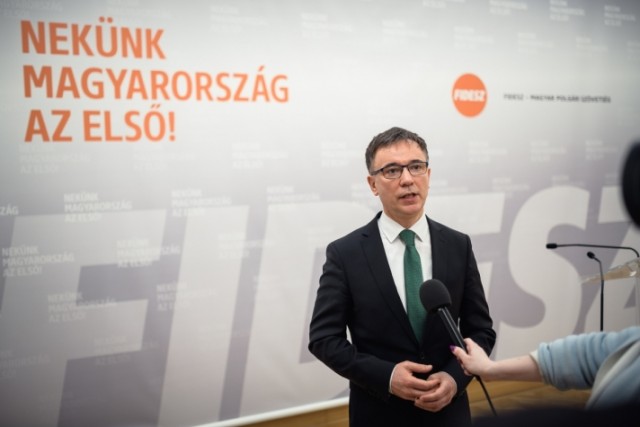 Fidesz: ha a baloldal hatalomra kerülne, eltörölné a rezsicsökkentést
