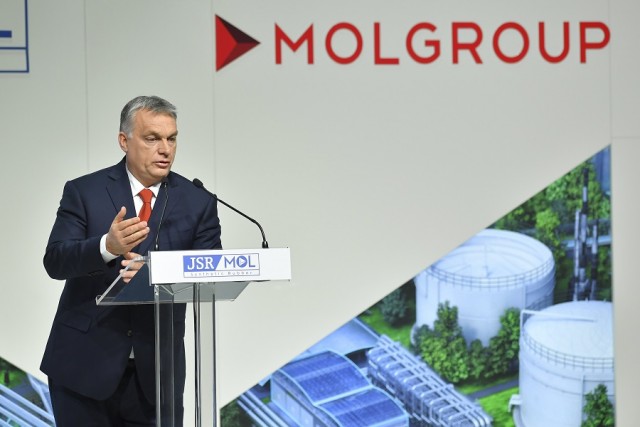 Felavatták a Mol tiszaújvárosi szintetikusgumi-gyárát