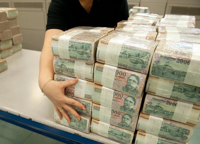 Forint milliók - 2018. április 15.