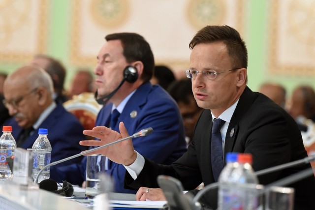 Szijjártó Péter Tádzsikisztánban