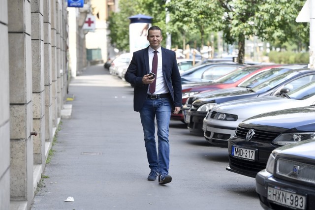 Toroczkai László platformot alakítana a Jobbikon belül