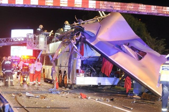 Magasságkorlátozó kapuba rohant egy emeletes autóbusz a Ferihegyi repülőtérre vezető úton