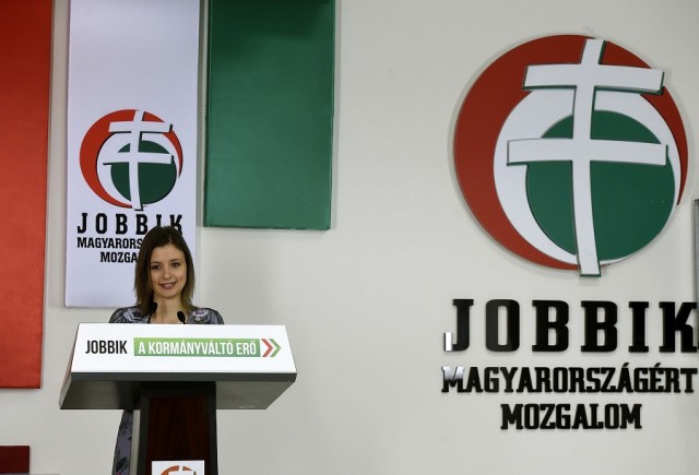Dúró Dóra