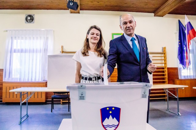Szlovéniai választások - Győzött a jobboldal a részeredmények szerint, de nem szerzett abszolút többséget