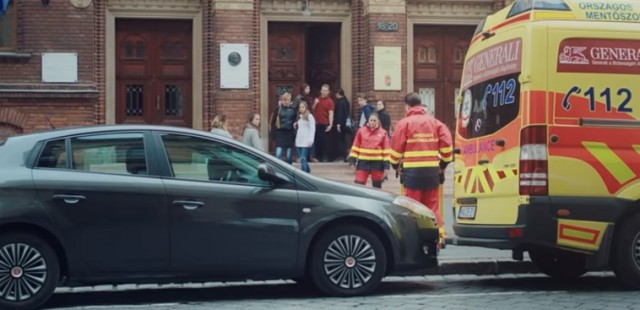 Részlet a mentők egyik kisfilmjéből