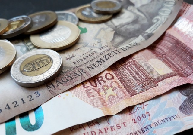 Gyengült a forint az euróval szemben reggel 2018. 07. 03.