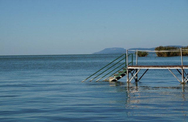 Ismét elhalasztották a Balaton-átúszást