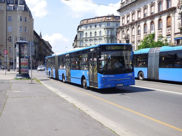 Ikarus V187-es busz