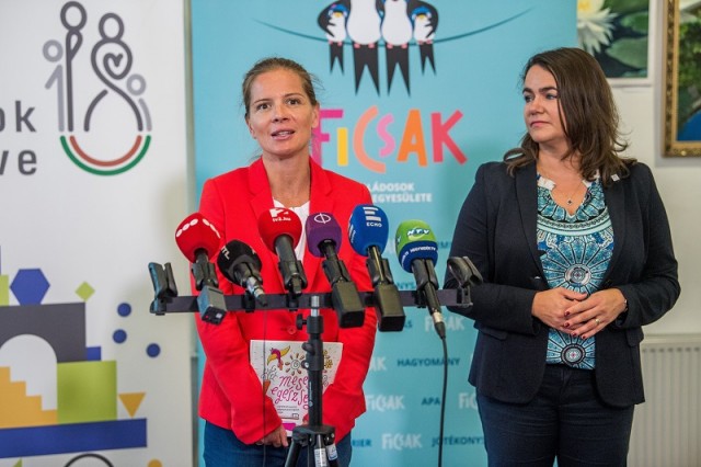 Sajtótájékoztató a nagymamák világnapja alkalmából