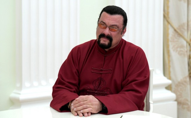 Moszkva és Washington közötti közvetítőnek nevezte ki Steven Seagalt az orosz külügyminisztérium