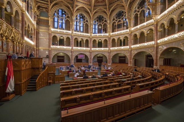 Arató Gergely képviselő (Demokratikus Koalíció) felszólal napirend előtt az Országgyűlés plenáris ülésén 2018. július 3-án