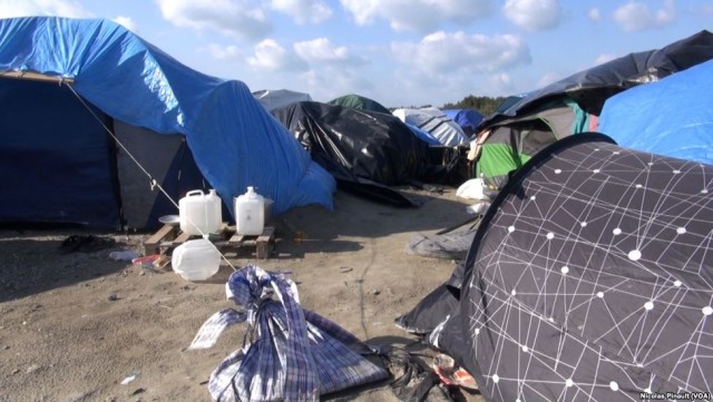 Illegális sátortábor Franciaországban