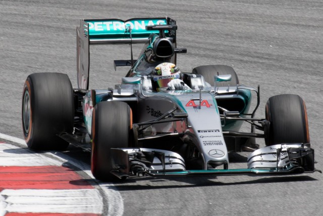 Orosz Nagydíj - Lewis Hamilton - Hamilton a 2015-ös versenyen, Malajziában (Forrás: By Morio - Own work, CC BY-SA 4.0, https://commons.wikimedia.org/w/index.php?curid=39430257)