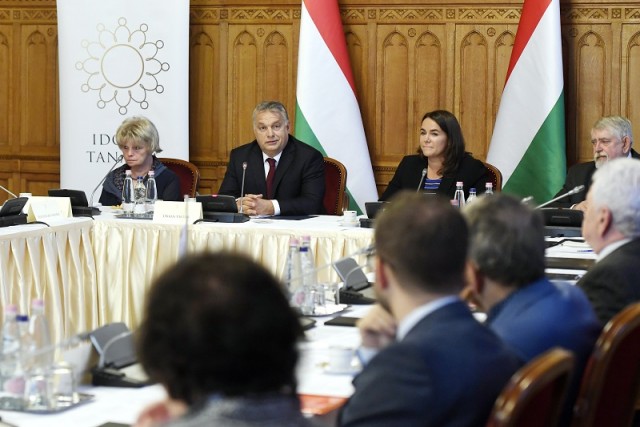 Az Idősek Tanácsának ülése az Országházban