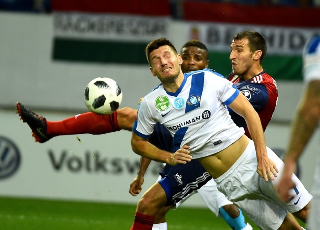 Pintér Ádám, az MTK (elöl) és Marko Scsepovics, a Vidi játékosa (j) a labdarúgó OTP Bank Liga 10. fordulójában játszott MOL Vidi FC - MTK Budapest mérkőzésen a felcsúti Pancho Arénában 2018. október 7-én. MTI Fotó: Czagány Balázs