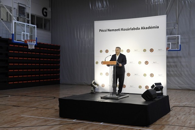 A pécsi Nemzeti Kosárlabda Akadémia átadása