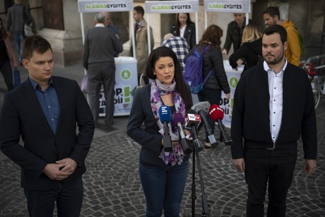 Aláírásgyűjtést indít az LMP a felsőoktatási intézmények tandíjmentességének megőrzéséért