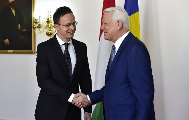 Szijjártó Péter Bukarestben