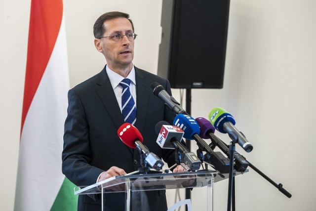 Varga Mihály pénzügyminiszter