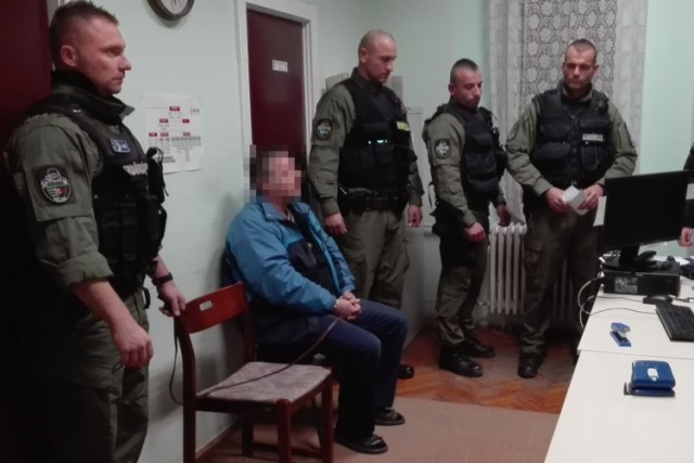 A rendőrök a letartóztatásban lévő K. Antalt emberölés bűntett elkövetésének megalapozott gyanúja miatt kihallgatták.