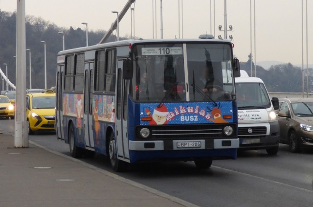 Mikulásbusz