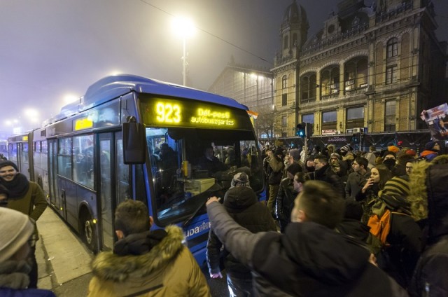 A Szabad Egyetem és a Hallgatói Szakszervezet tüntetése