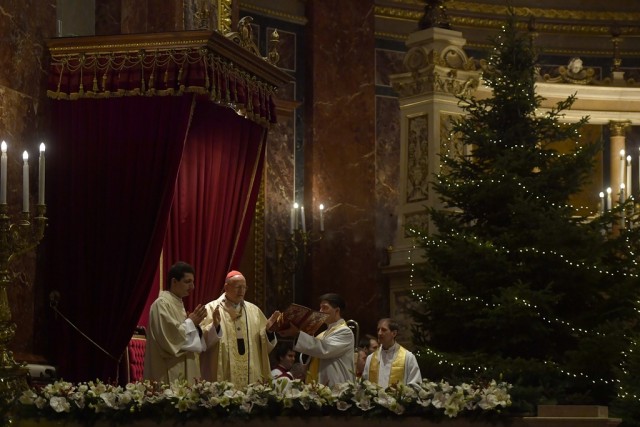 Erdő Péter bíboros a Karácsonyi éjféli szentmisén a Szent István-bazilikában - 2018. december 25.